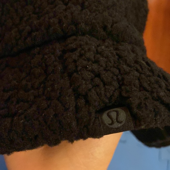 S/M Black lululemon Textured Fleece Bucket Hat - Picture 4 of 5